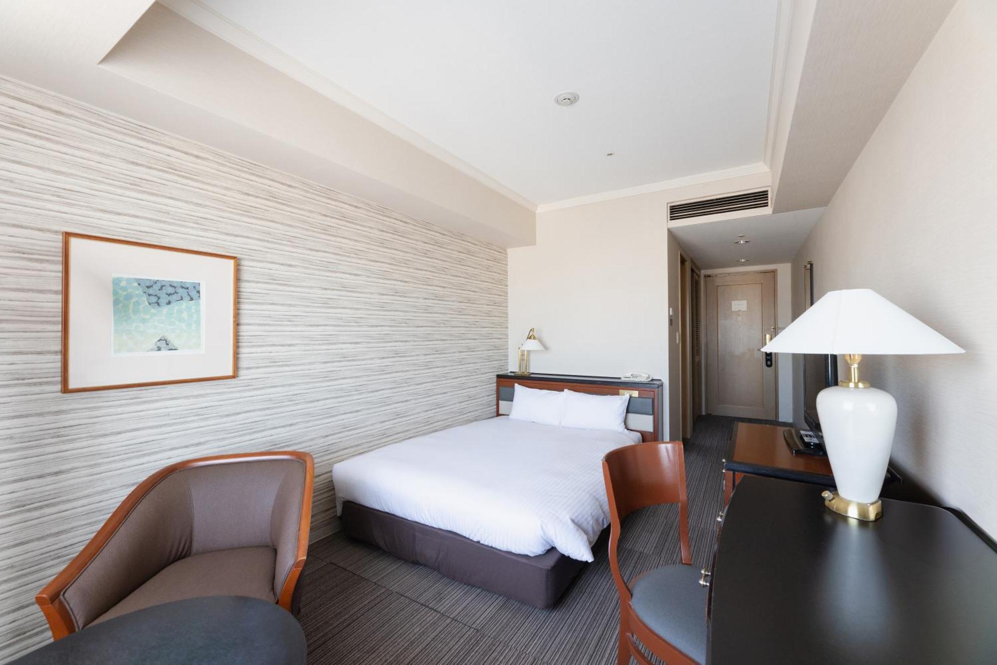 The Qube Hotel Тиба Экстерьер фото